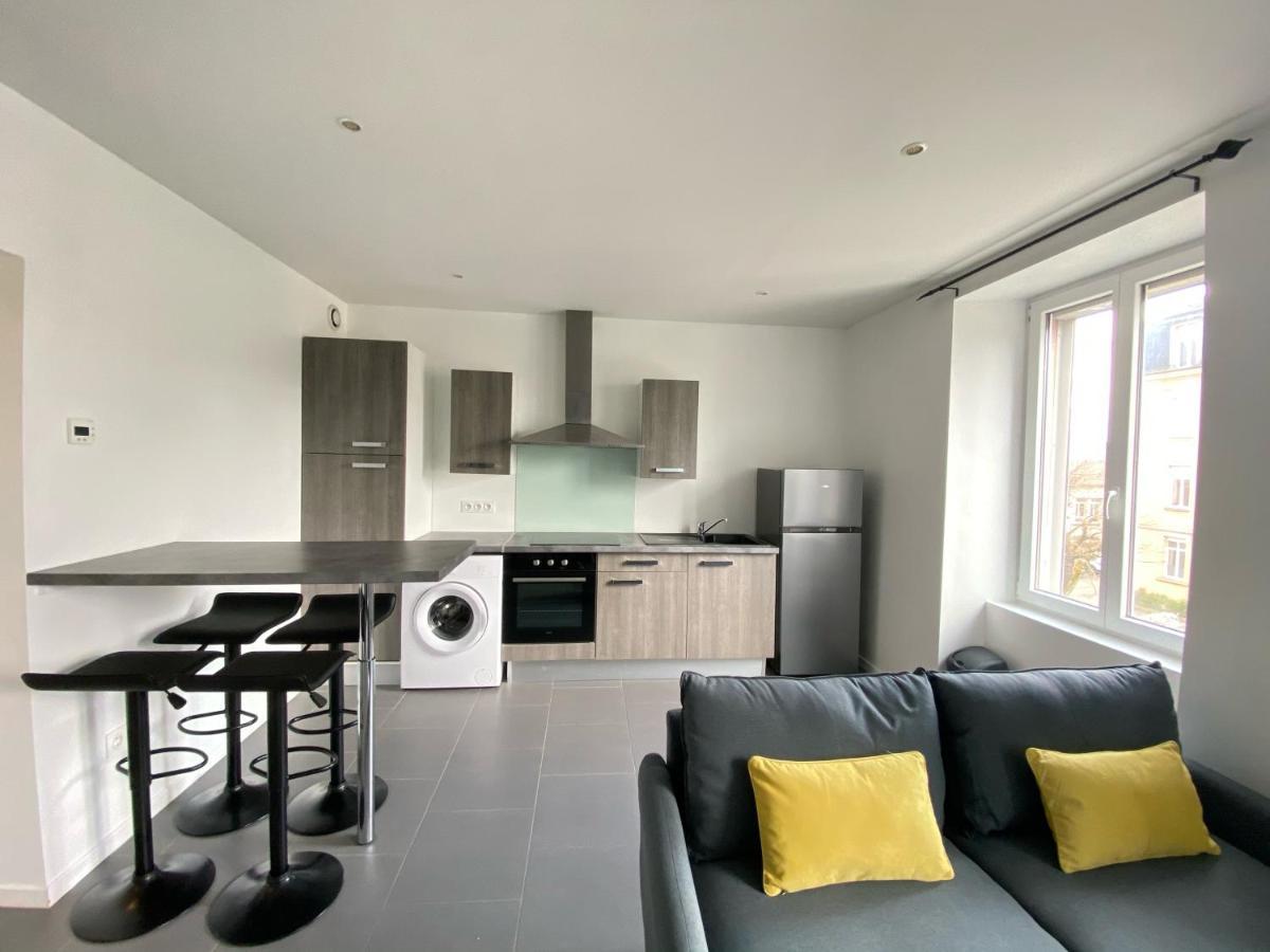 Tres Beau T2 42m2 Lumineux, Moderne Et Renove Avec Fibre *